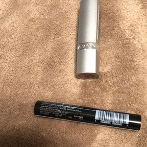 Lipstick rouge and concealer mahogany